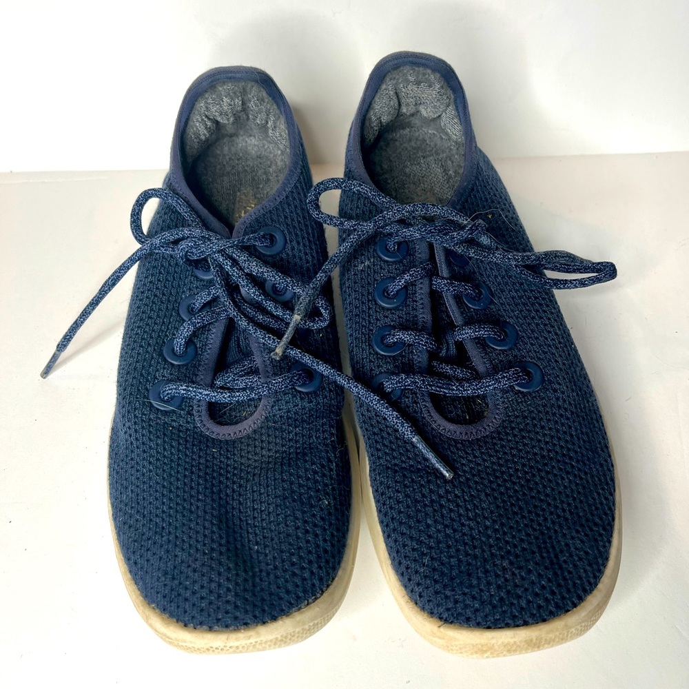 Womens blue Allbird tree runner tennis shoes